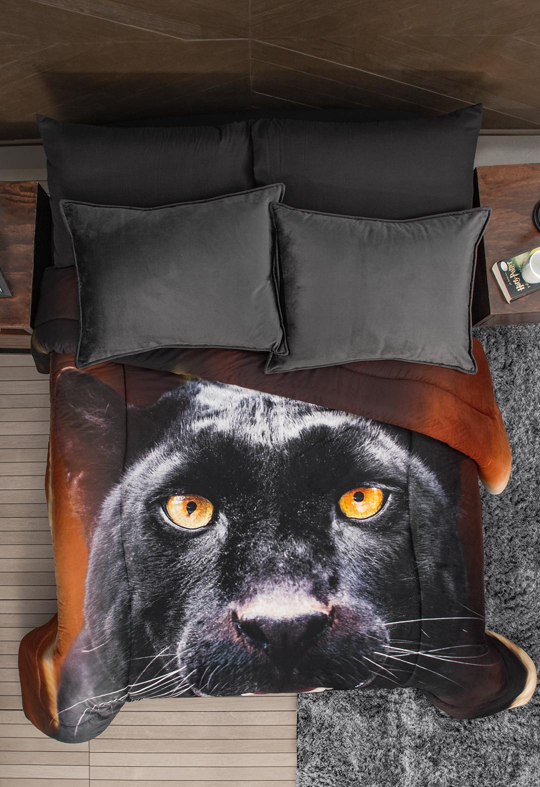 El Cobertor Black Panther, es ideal para vestir tu cama con el mejor diseño en temporadas menos frias, con suave flannel, tiene la calidez y suavidad perfectos. Puedes lavarlo en casa siguiendo las instrucciones de lavado de la etiqueta.